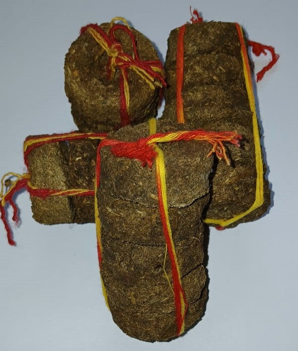 Siddhi Kalash Gobar/ Cow Dung Upla (Organic).